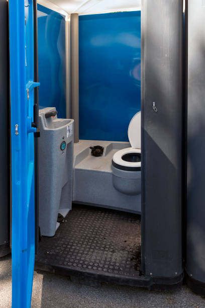Portable Toilet Options We Offer in Circle Pines, MN