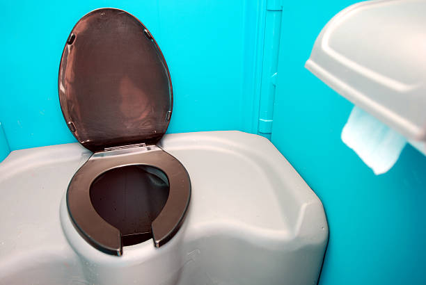 Porta potty delivery and setup in Circle Pines, MN