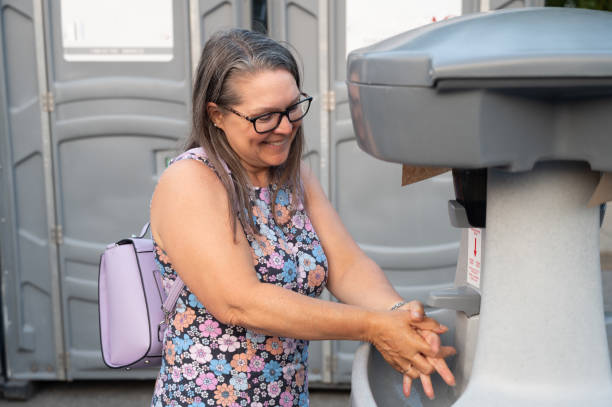 Best Emergency porta potty rental  in Circle Pines, MN